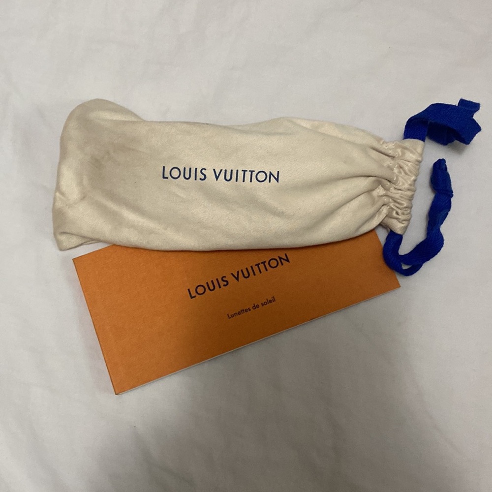 Louis Vuitton sunglasses - Picture 3 of 4